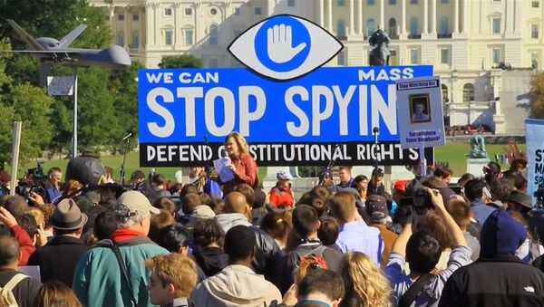 Американцы митинговали с портретами Сноудена и требовали прекратить слежку