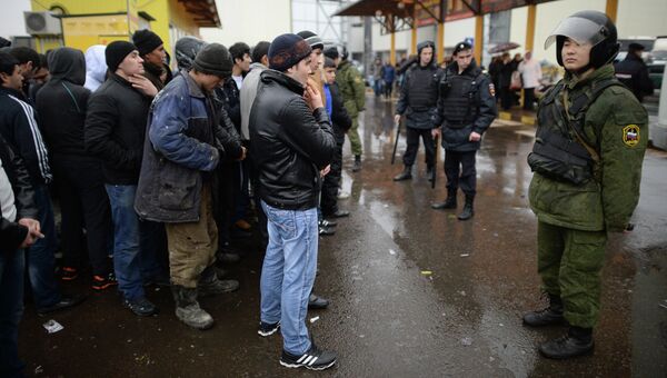 Полиция проверяет московский рынок Садовод, архивное фото