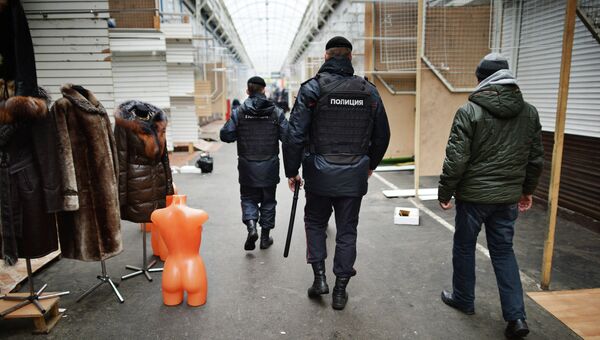 Полиция проверяет московский рынок Садовод, архивное фото