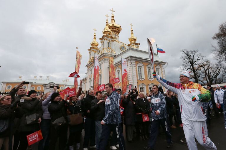 Эстафета Олимпийского огня в Санкт-Петербурге