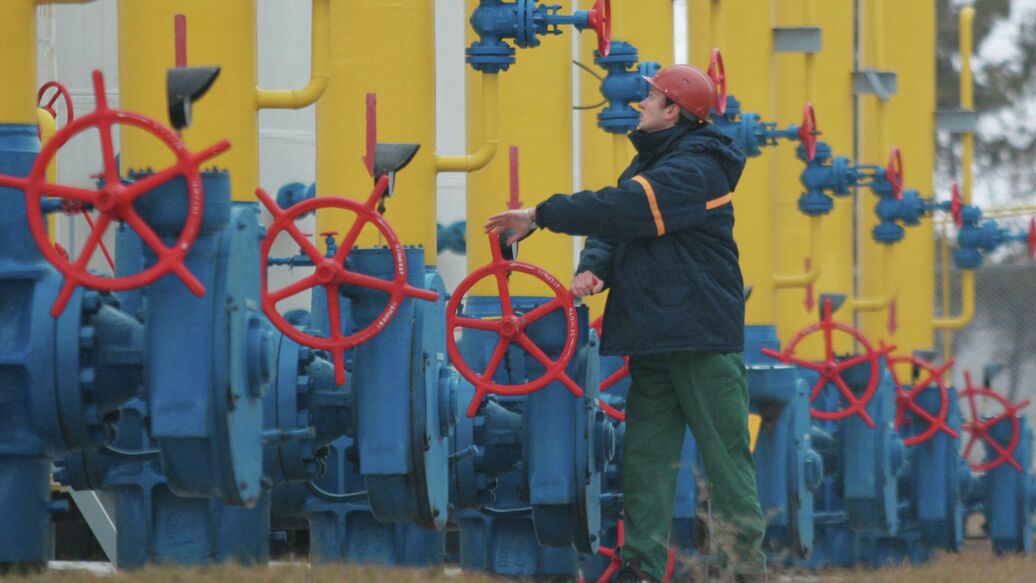Украина начала импорт газа из-за критического уровня в хранилищах