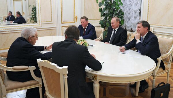 В.Путин встретился с Г.Киссинджером