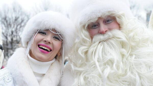 Дед Мороз и Снегурочка, архивное фото