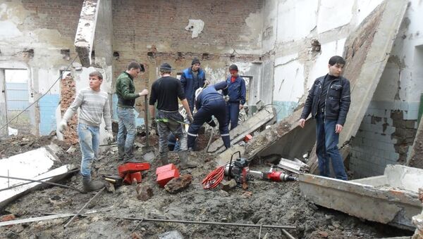 На месте обрушения крыши на складе в Ростовской области. Архивное фото