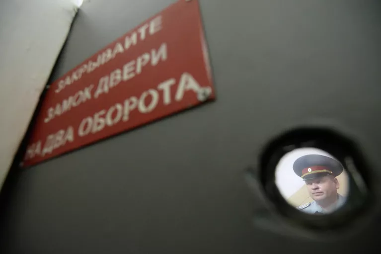Сотрудник Владимирского централа (тюрьма № 2 УФСИН Владимирской области) Сотрудник Владимирского централа (тюрьма № 2 УФСИН Владимирской области)
