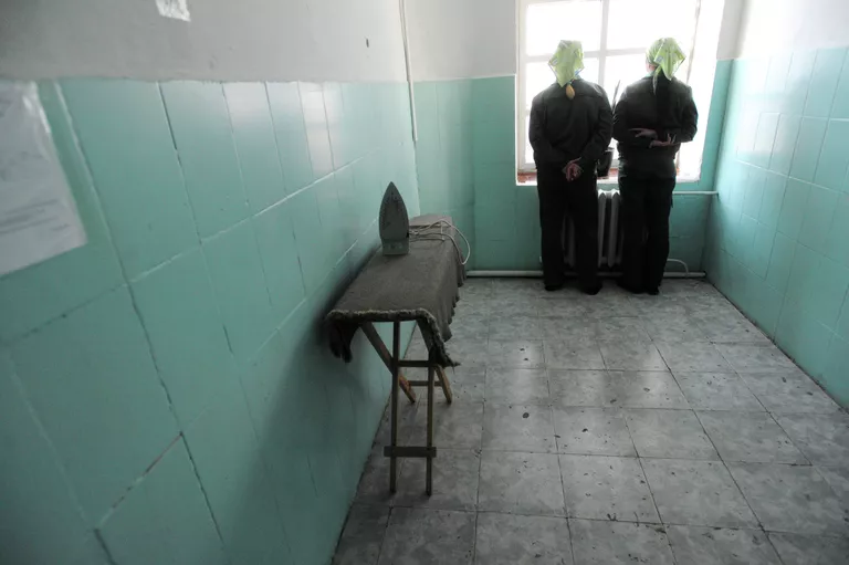 Заключенные в бытовой комнате исправительной колонии общего режима для женщин Заключенные в бытовой комнате исправительной колонии общего режима для женщин