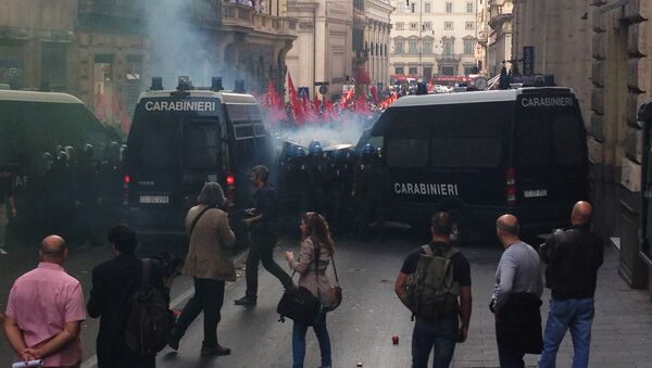 Забастовка против политики властей Италии в области социального жилья в Риме
