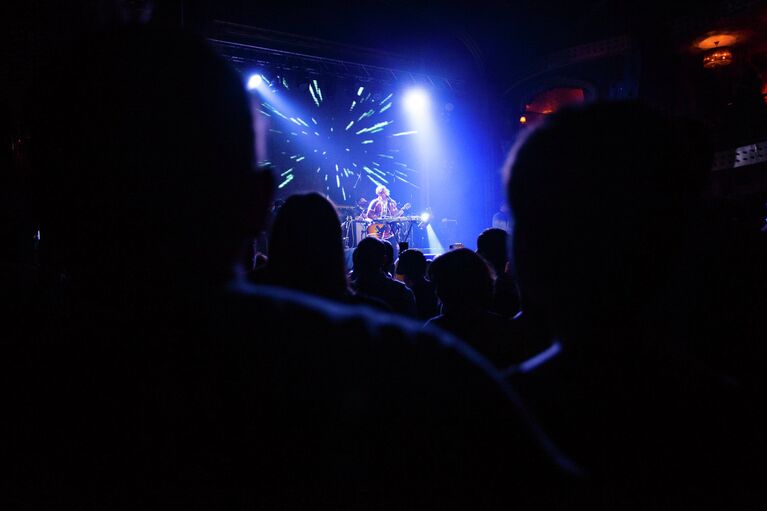 SOS матросу: Мумий Тролль порадовал Томск в дождливый вечер пятницы