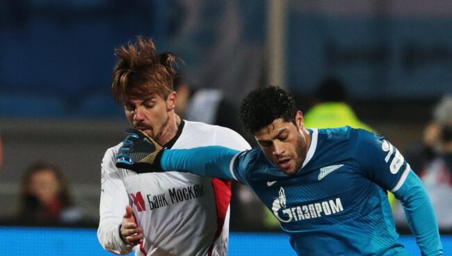 Игровой момент матча Зенит - Амкар