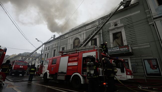 Пожар в театре Школа современной пьесы. Фото с места события