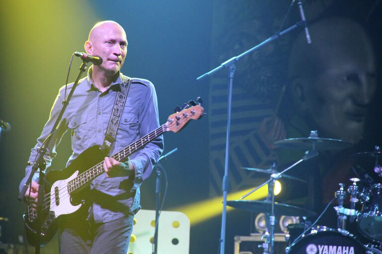 Евгений Федоров с группой Zorge выступает на фестивале НочлежкаFest в Петербурге. Фото с места события Евгений Федоров с группой Zorge выступает на фестивале НочлежкаFest в Петербурге. Фото с места события