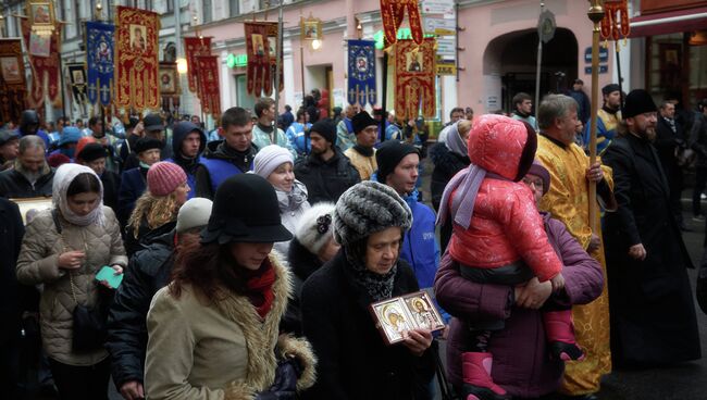 Общегородской крестный ход в честь праздника Казанской иконы Божией Матери и Дня народного единства в Санкт-Петербурге. Фото с места события