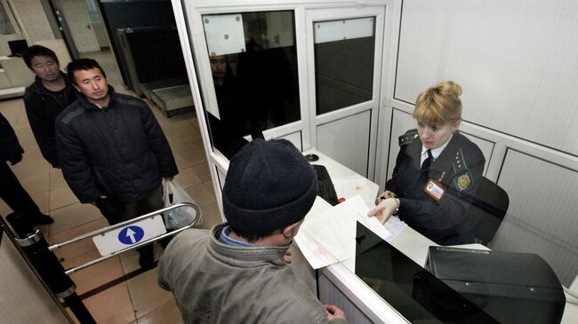 Паспортный контроль на пограничном пункте пропуска Полтавка