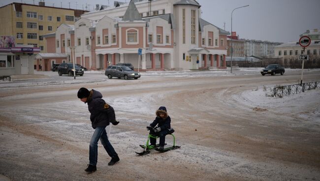 Дети на улице, архивное фото