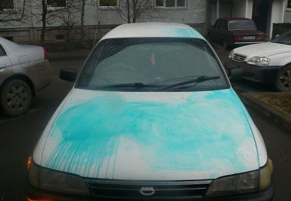 Очередную иномарку облили краской в Красноярске, событийное фото