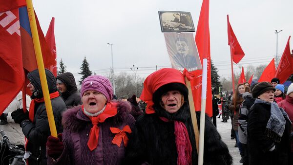 Красноярские коммунисты отмечают очередную годовщину Октября