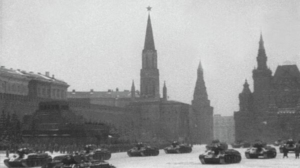 Парад на Красной площади 7 ноября 1941 г. Архив