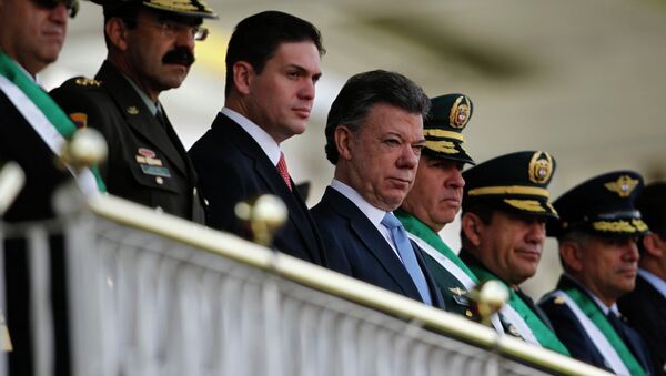 Президент Колумбии Хуан Мануэль Сантос (в центре)