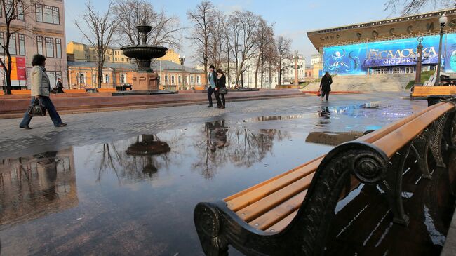 Теплая погода в Москве, архивное фото