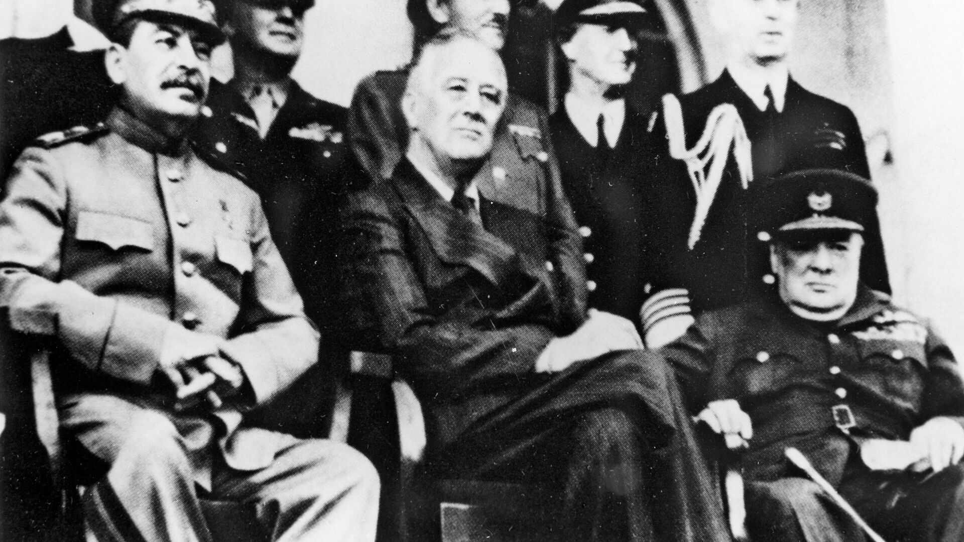 Иосиф Сталин, Франклин Рузвельт и Уинстон Черчилль в Тегеране. Архивное фото - РИА Новости, 1920, 06.03.2015