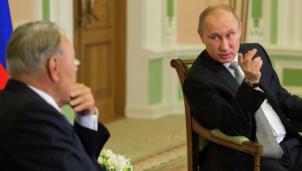 Владимир Путин и Нурсултан Назарбаев во время встречи в Екатеринбурге. Фото с места события