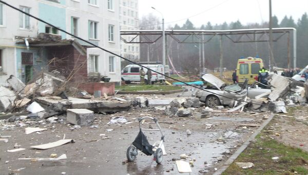 На месте в поселке Загорские Дали на севере Московской области, где произошел взрыв бытового газа