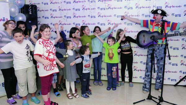 Акция ВТБ Мир без слез в московской детской больнице №19