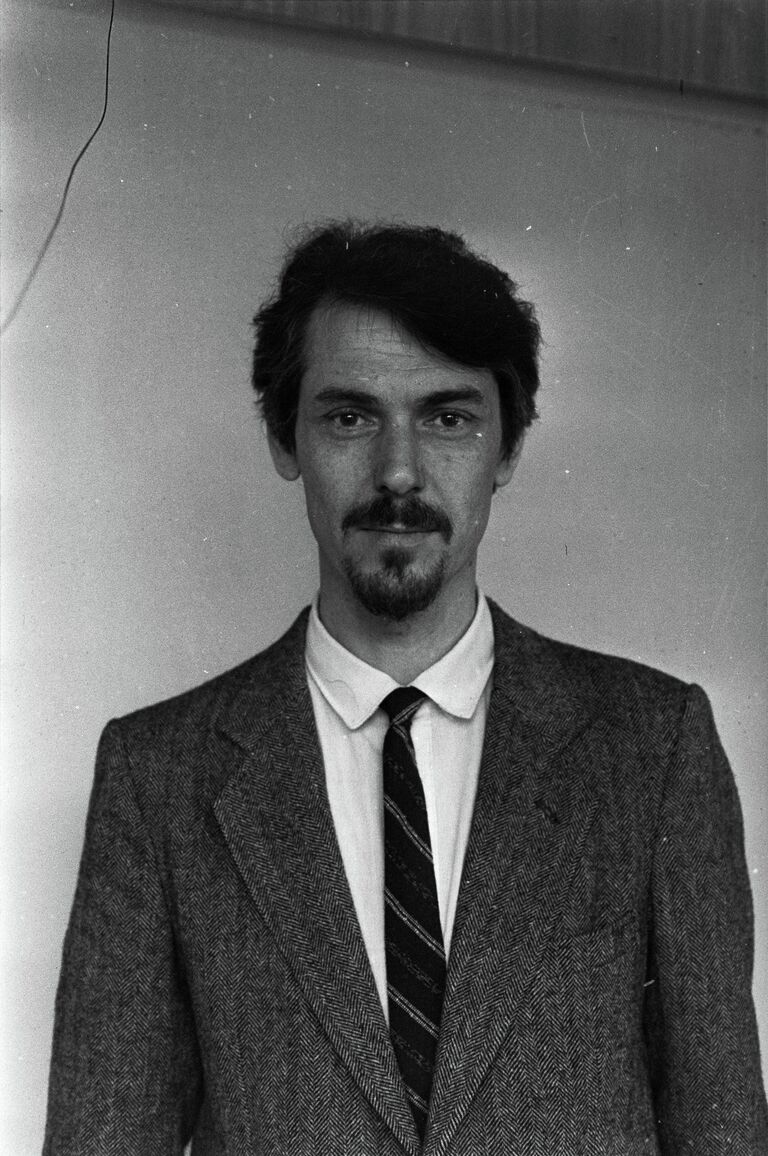 Сотрудник журнала Огонёк Владимир Вигилянский, 1991 год Сотрудник журнала Огонёк Владимир Вигилянский, 1991 год