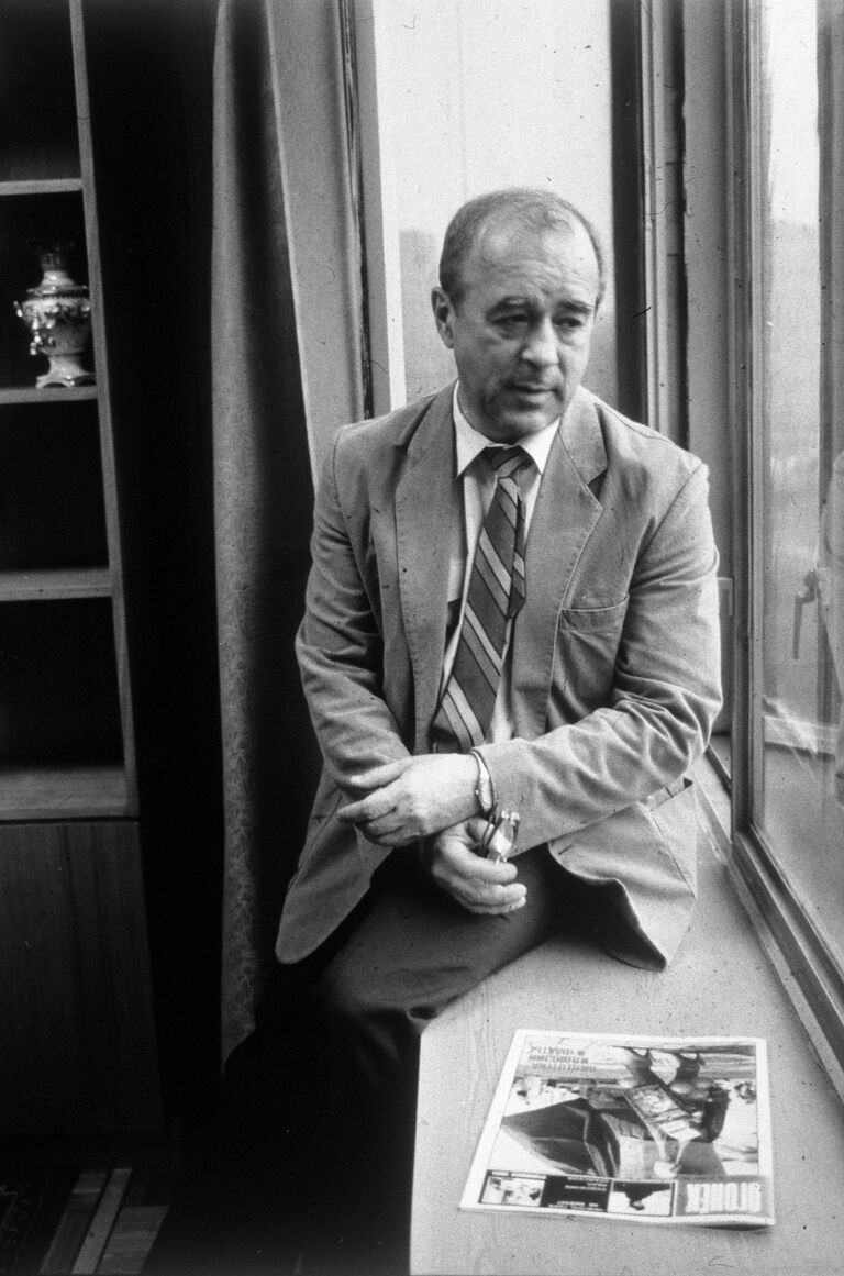 Главный редактор журнала Огонек Виталий Коротич. 1980-е годы. Главный редактор журнала Огонек Виталий Коротич. 1980-е годы.