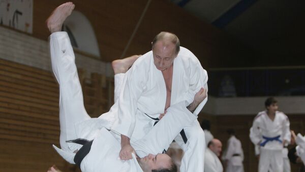 Премьер-министр РФ Владимир Путин провел тренировку по дзюдо в Школе высшего спортивного мастерства в Санкт-Петербурге