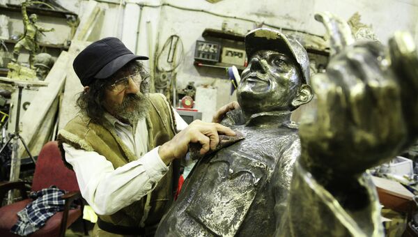 Николай Куклев, автор скульптуры солдата Швейка