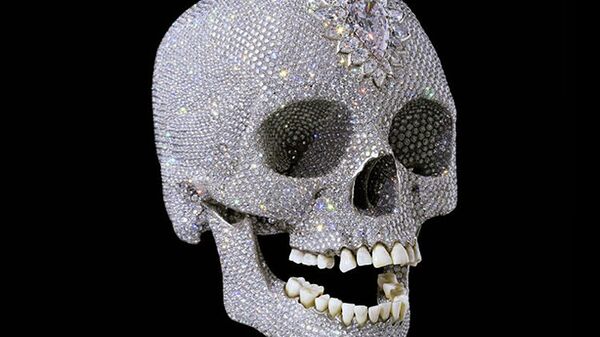 Дэмиен Херст Ради любви к Богу - платиновый череп с бриллиантами