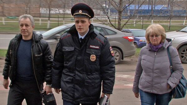 Добровольцы по вызову: как москвичи провели день дежурства с участковыми