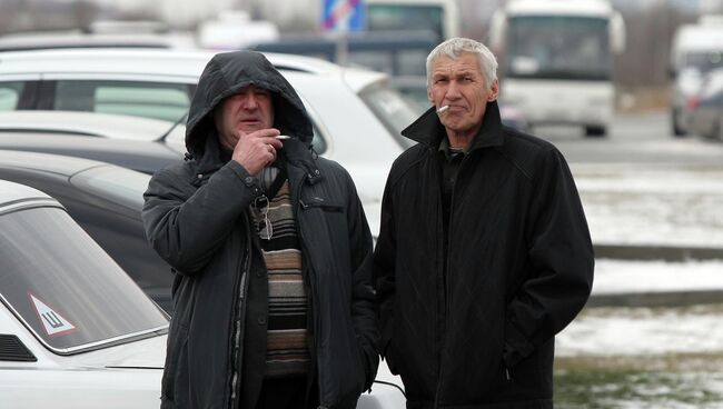 Курильщики на улицах Новосибирска, 15 ноября Курильщики на улицах Новосибирска, 15 ноября