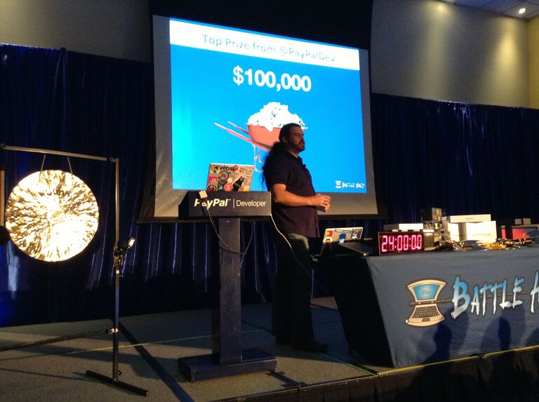 Директор сети разработчиков PayPal Джон Ланн. Фото с места событий