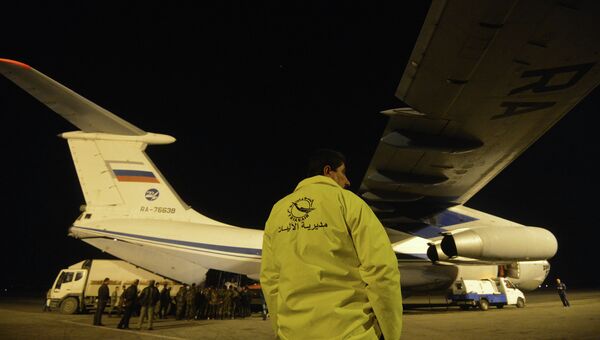 Самолет МЧС России с гуманитарным грузом. Архивное фото