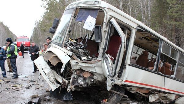 Автобус столкнулся с иномаркой в Новосибирской области