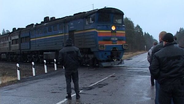 Поезд в Костромской области остановили для задержания вымогателя