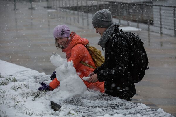 Первый снегопад во Владивостоке: радость детям, заботы для мэрии