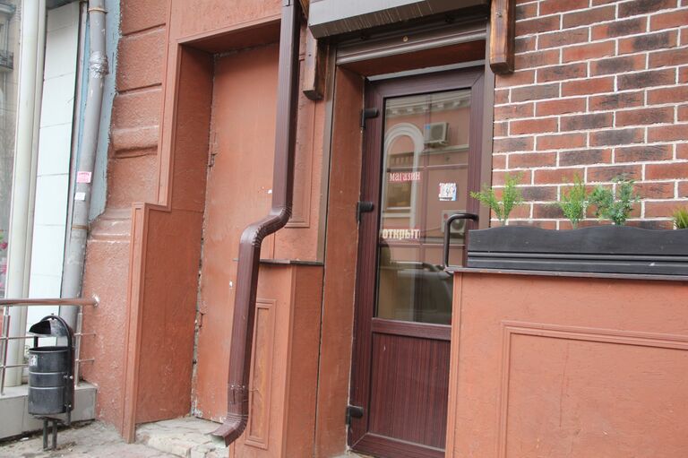 Туалет на Газетном, один из бывших входов в помещение 