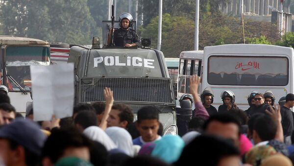 Полиция на акции протеста в Каире. 19 ноября 2013