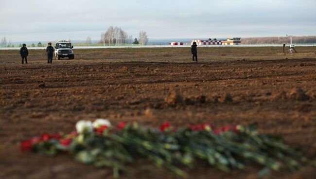 На месте крушения самолета Boeing 737 в Казани