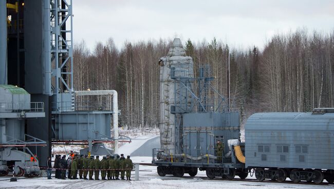 Доставка головной части ракеты Рокот на стартовую площадку космодрома Плесецк. Архивное фото