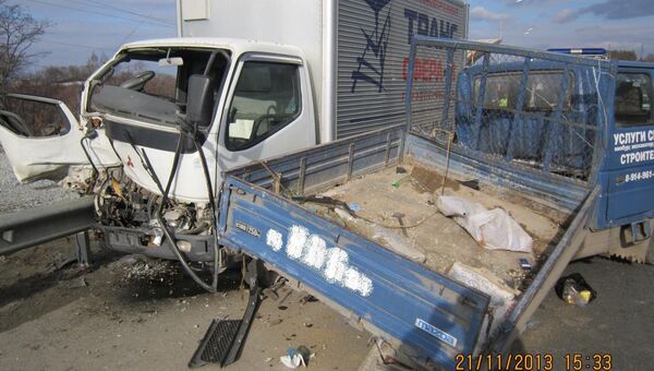ДТП с грузовиками в Приморье: один человек погиб, двое в реанимации. Фото с места события