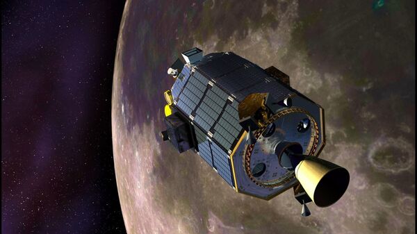 Американский зонд LADEE находится на окололунной орбите и собирает данные о ее газовой оболочке. Архивное фото