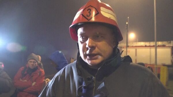 Остается надежда, что есть выжившие – пожарный на месте обрушения ТЦ в Риге