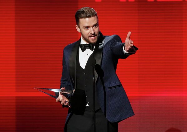 Американский певец Джастин Тимберлейк на 41-й церемонии American Music Awards