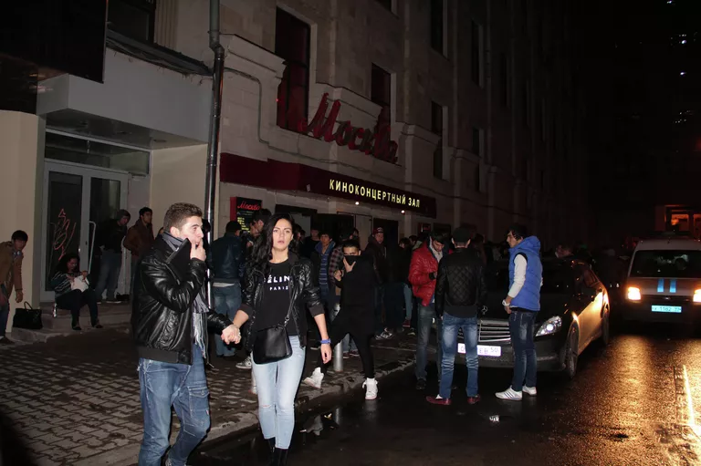 Вечеринка таджикской диаспоры в Москва Hall закончилась дракой и газовой атакой Вечеринка таджикской диаспоры в Москва Hall закончилась дракой и газовой атакой