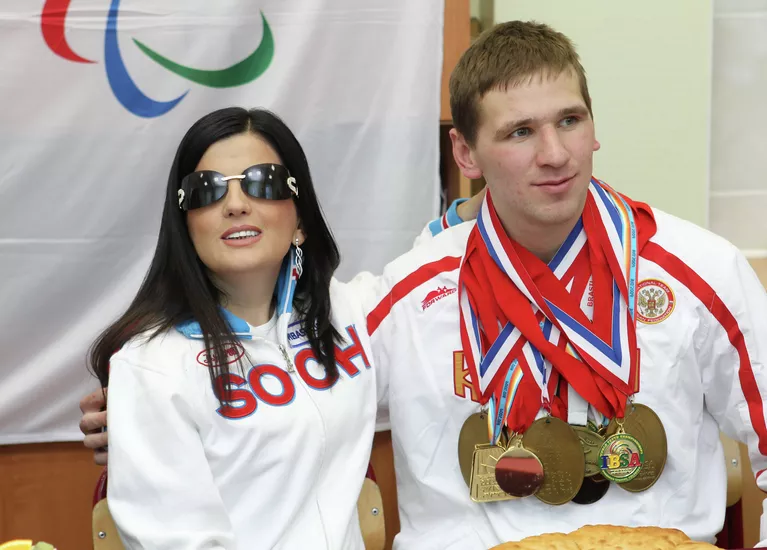 Урок-встреча Посла Сочи 2014, певицы Дианы Гурцкой с учениками специальной школы-интерната для слабовидящих детей № 5 Урок-встреча Посла Сочи 2014, певицы Дианы Гурцкой с учениками специальной школы-интерната для слабовидящих детей № 5