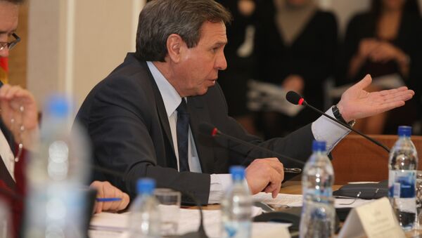 Мэр Владимир Городецкий на сессии горсовета Новосибирска, событийное фото